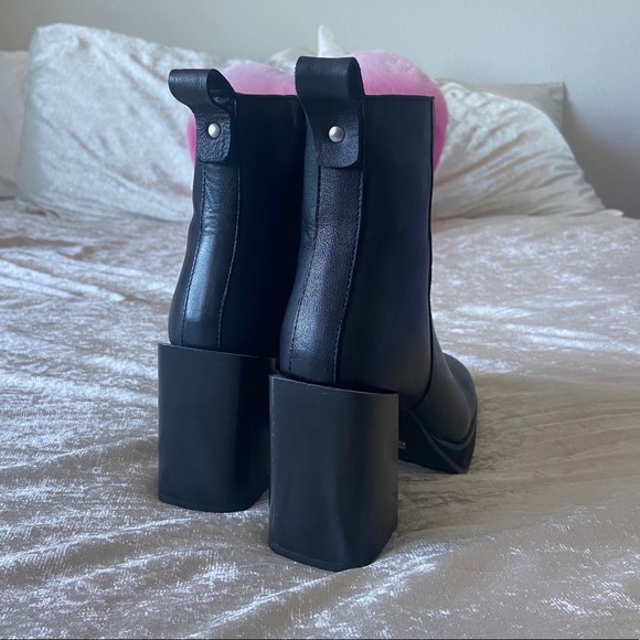 Black platform boots - Picture 4 of 9